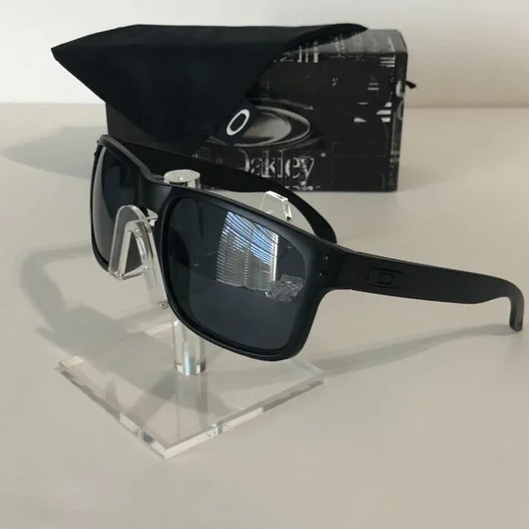 OAKLEY HOLBROOK Black Matte Frame 9102 Black Lenses - Picture 5 of 9